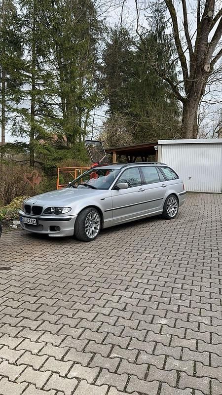 Silber Gebraucht 2004 BMW 330 Kombi | 2.300 € (Superpreis) - Bild 1/4