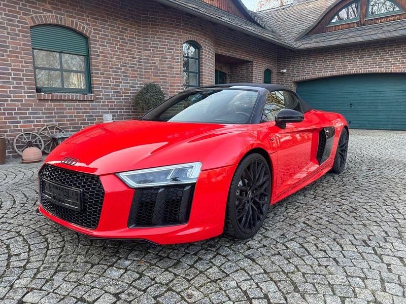 Gebraucht Audi R8 Spyder Ambiente 540 PS (397 kW) 2017 Rot Cabrio