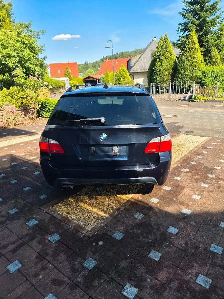 Gebraucht BMW 530 Sport Line 235 PS (172 kW) 2008 Schwarz Kombi