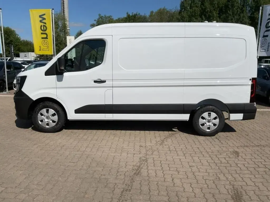 Gebraucht Renault Master 131 PS (96 kW) 2025 Mineralweiß Van
