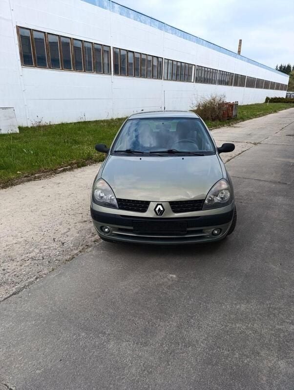 Gold Gebraucht 2004 Renault Clio II Limousine | 3.000 € (Fairer Preis) - Bild 1/4