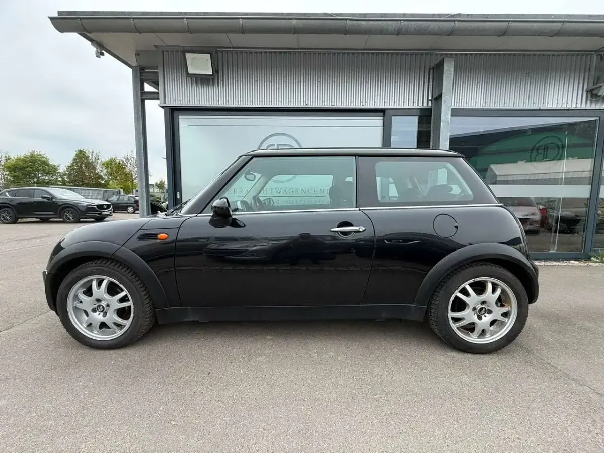 Gebraucht Mini ONE 90 PS (66 kW) 2004 Cosmos black Kleinwagen