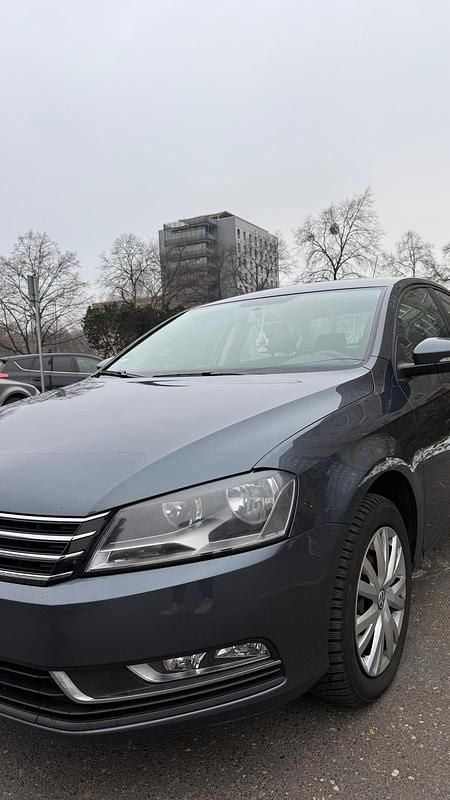 Gebraucht VW Passat 140 PS (102 kW) 2012 Silber Limousine