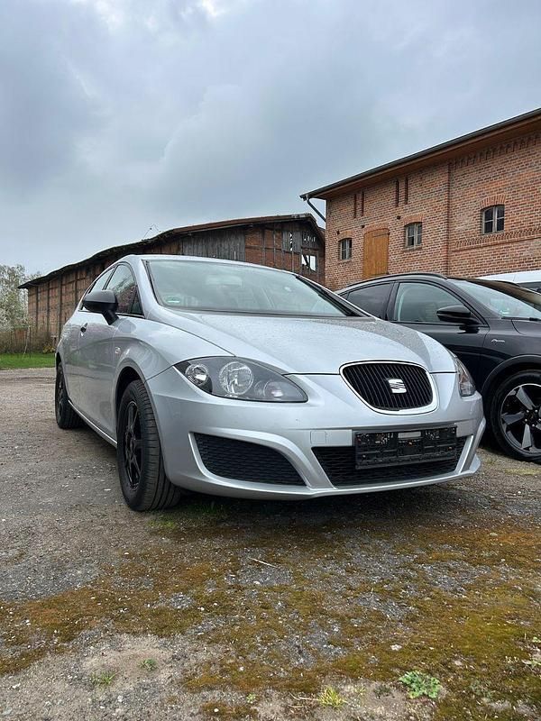 Usata Seat Leon 86 CV (63 kW) 2012 Argento Berlina