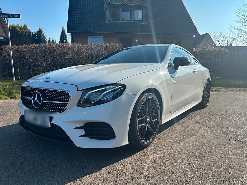 Gebraucht 2017 Mercedes E220 AMG Coupé | 25.990 € (Fairer Preis) - Bild 1/4