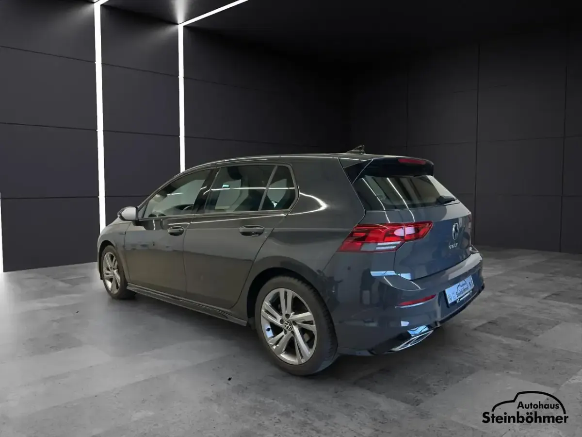 Gebraucht VW Golf VIII R-line 131 PS (96 kW) 2024 Uranograu (grau) Limousine