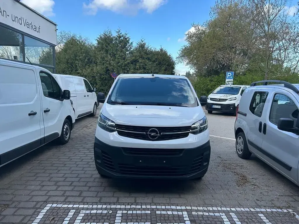 Gebraucht Opel Vivaro Edition 120 PS (88 kW) 2022 Weiß Van / Kleinbus