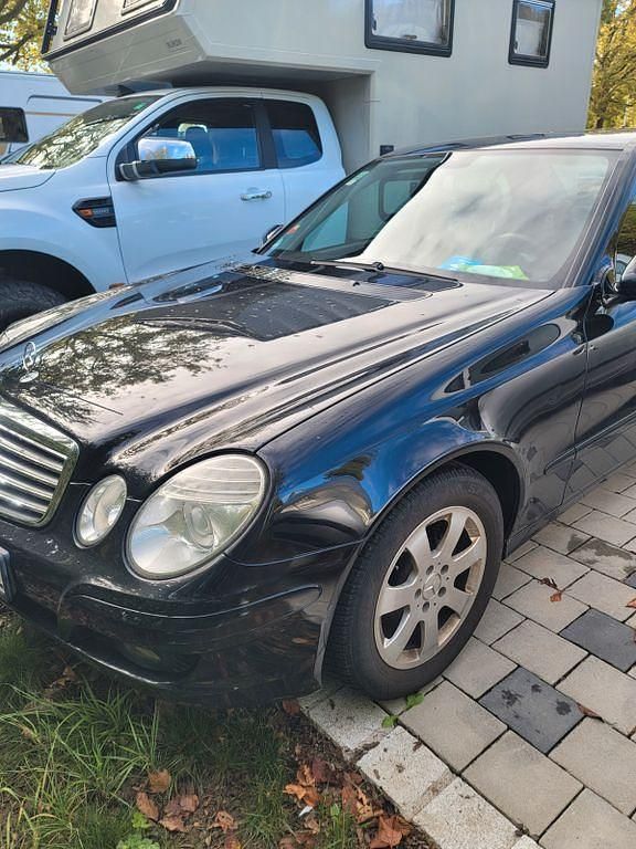 Gebraucht Mercedes E200 Avantgarde 184 PS (135 kW) 2006 Schwarz Limousine