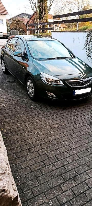 Gebraucht Opel Astra 87 PS (63 kW) 2010 Grün Kombi