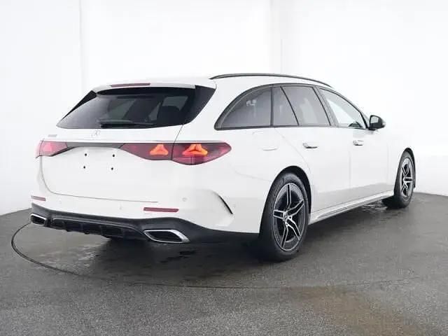 Gebraucht Mercedes E200 AMG 204 PS (150 kW) 2025 Weiß Kombi