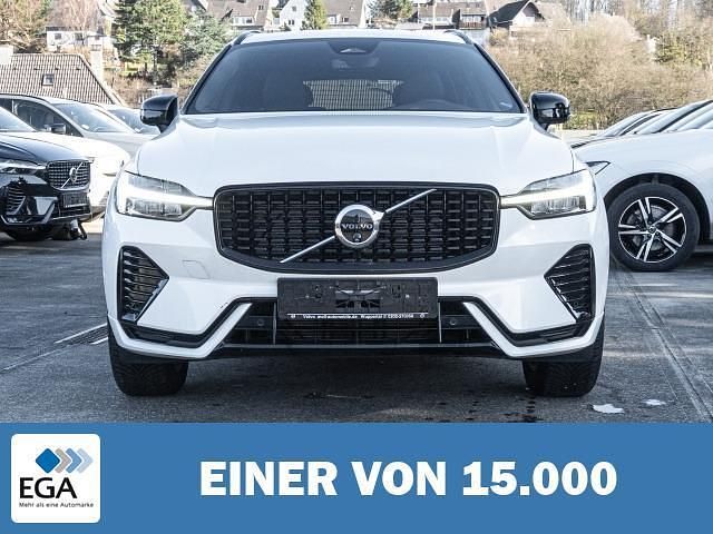 Gebraucht Volvo XC60 Plus 250 PS (183 kW) 2023 Weiß metallic SUV