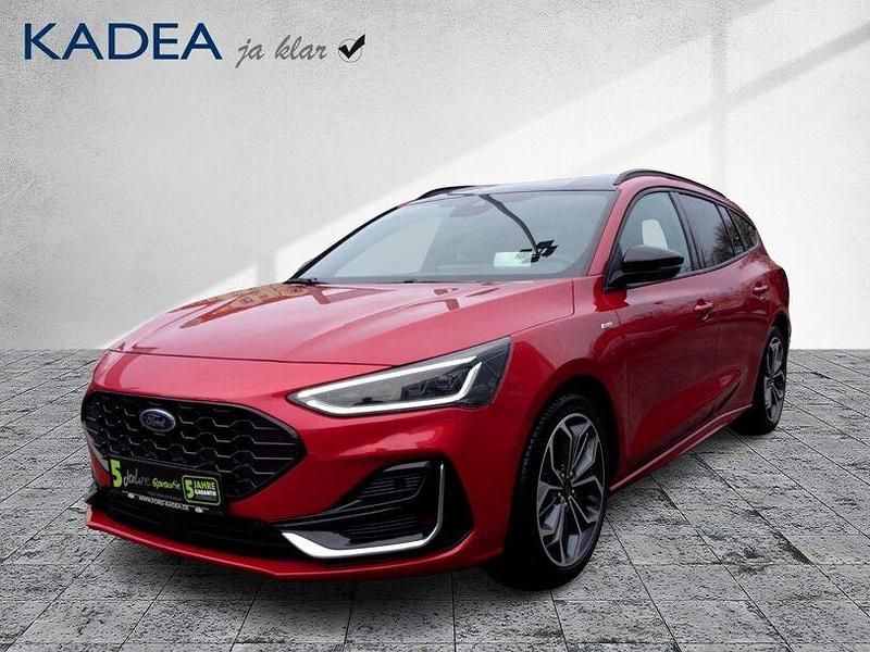 Gebraucht Ford Focus ST-Line 155 PS (114 kW) 2022 Fantastic red Kombi