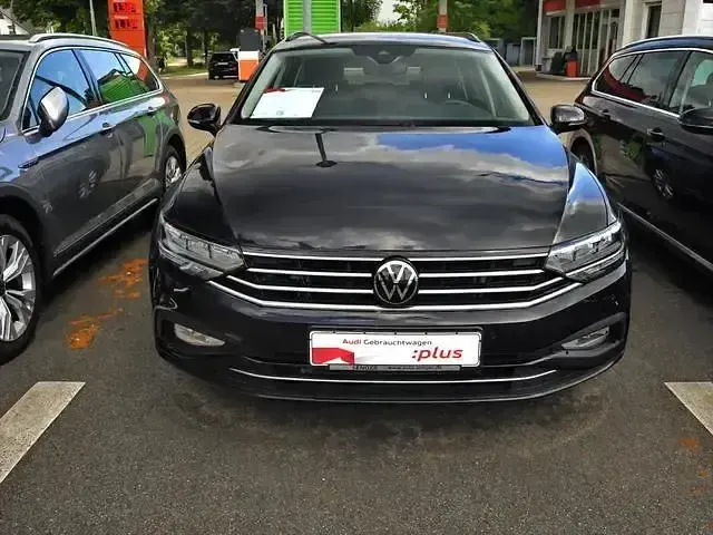 Gebraucht VW Passat Business 150 PS (110 kW) 2023 Kombi