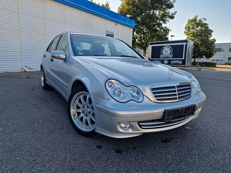 Grau Gebraucht 2004 Mercedes C180 Limousine | 1.850 € (Guter Preis) - Bild 1/4
