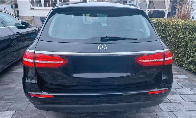 Second-hand Mercedes E200 184 CP (135 kW) 2017 Negru Break