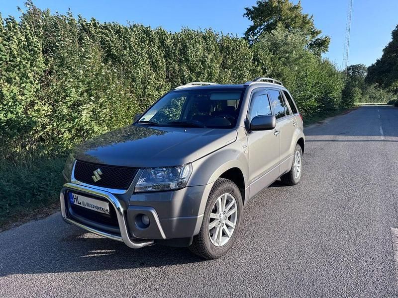 Grau Gebraucht 2008 Suzuki Grand Vitara Limited SUV | 7.000 € (Fairer Preis) - Bild 1/4