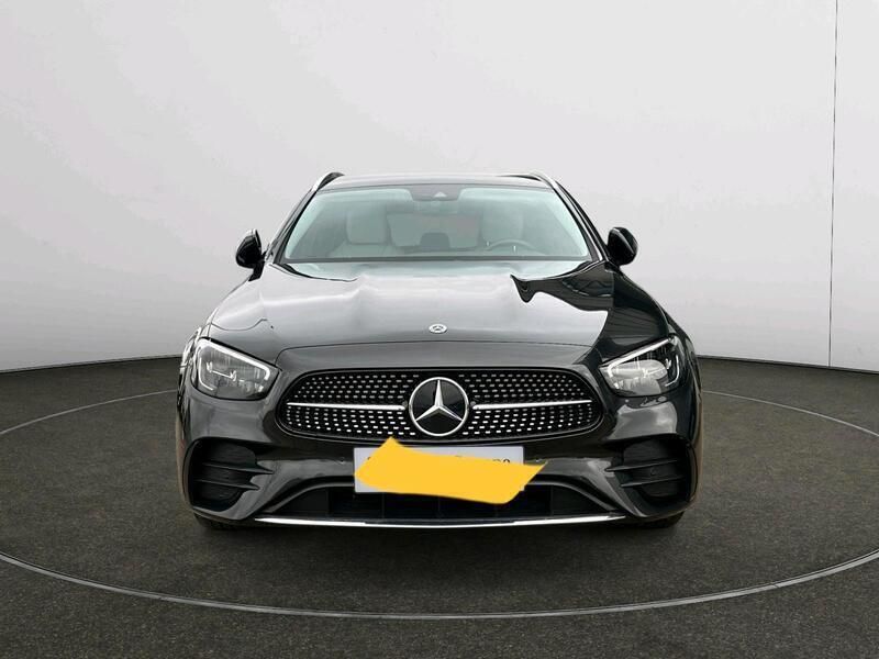 Grau Gebraucht 2021 Mercedes E200 AMG Kombi | 33.550 € (Superpreis) - Bild 1/4