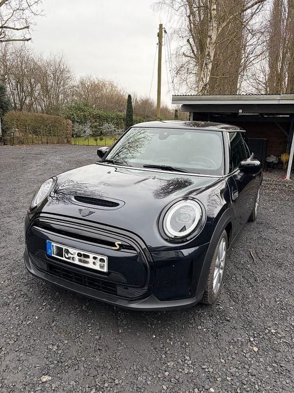 Second-hand Mini Cooper SE 135 kW (184 CP) 2023 Albastru Hatchback