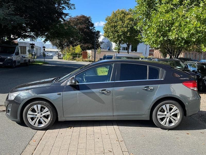 Gebraucht Chevrolet Cruze LTZ 163 PS (119 kW) 2013 Schwarz Kleinwagen