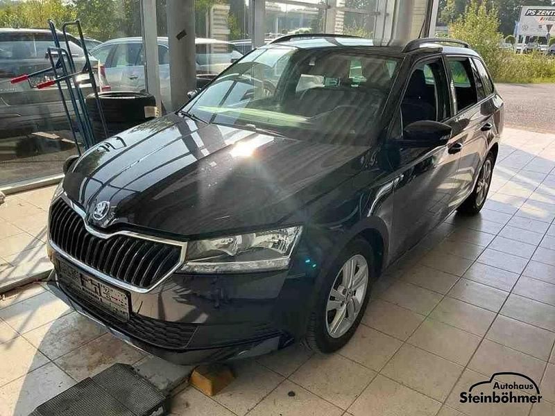 Black magic perleffekt (schwarz) Gebraucht 2022 Skoda Fabia Ambition Kombi | 15.640 € (Fairer Preis) - Bild 1/4