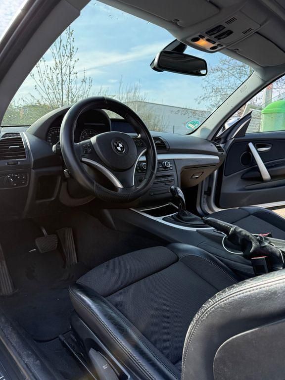 Gebraucht BMW 125 218 PS (160 kW) 2009 Silber Kleinwagen