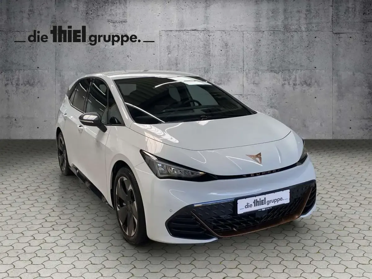 Second-hand Cupra Born e-Boost 169 kW (231 CP) 2025 Alb Hatchback