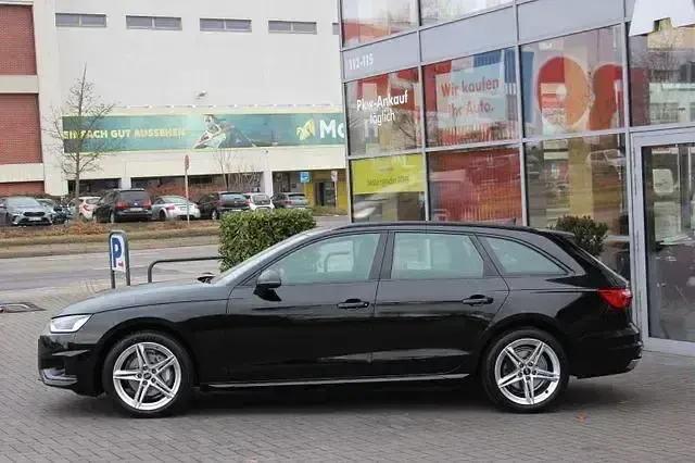 Gebraucht Audi A4 Ambiente 204 PS (150 kW) 2023 Schwarz Kombi