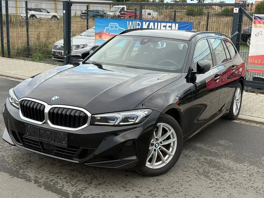 Gebraucht BMW 320 Sport Line 190 PS (139 kW) 2022 Schwarz Limousine