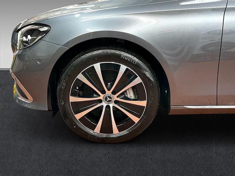 Gebraucht Mercedes E300 306 PS (225 kW) 2023 Grau Limousine