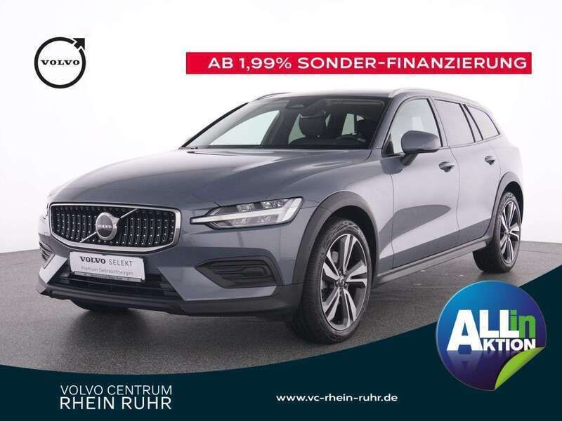 Grau grau metallic Gebraucht 2023 Volvo V60 CC Plus Kombi | 36.990 € (Superpreis) - Bild 1/2