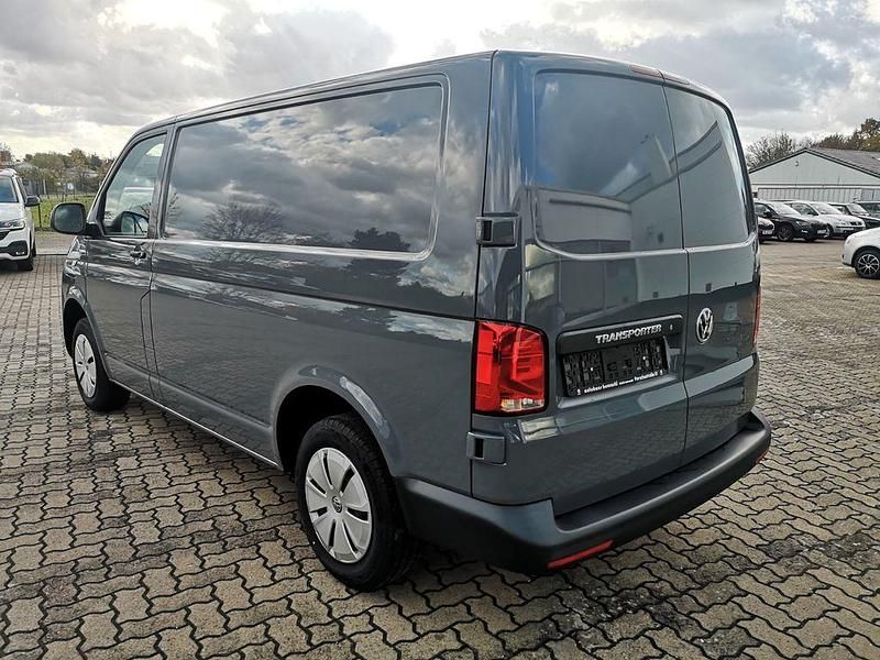 Gebraucht VW Transporter 90 PS (66 kW) 2024 Grau Van