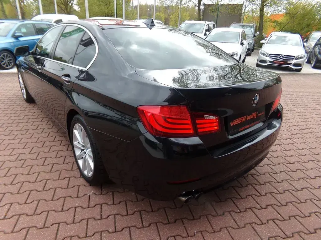Käytetty BMW 525 Performance 204 HP (150 kW) 2011 Musta Sedan
