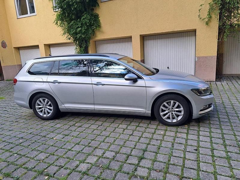 Silber Gebraucht 2019 VW Passat Business Kombi | 15.900 € (Fairer Preis) - Bild 1/4