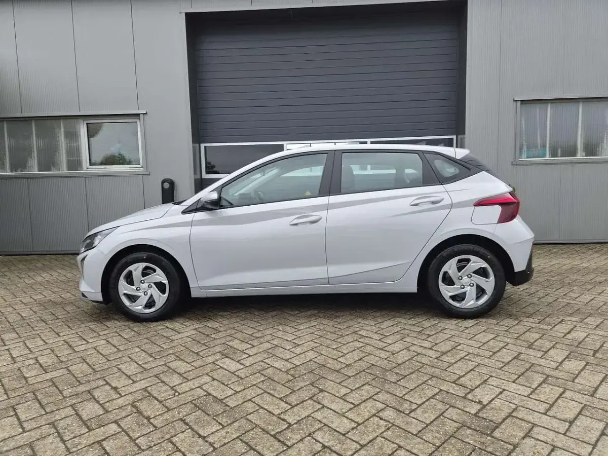 Neu Hyundai i20 90 PS (66 kW) 2026 Lumen grey Kleinwagen