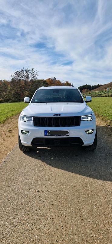 Weiß Gebraucht 2019 Jeep Grand Cherokee Overland SUV | 21.000 € (Superpreis) - Bild 1/4