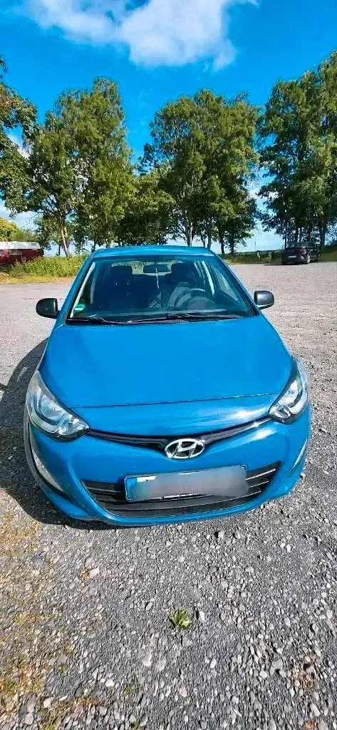 Gebraucht Hyundai i20 86 PS (63 kW) 2014 Blau Kleinwagen