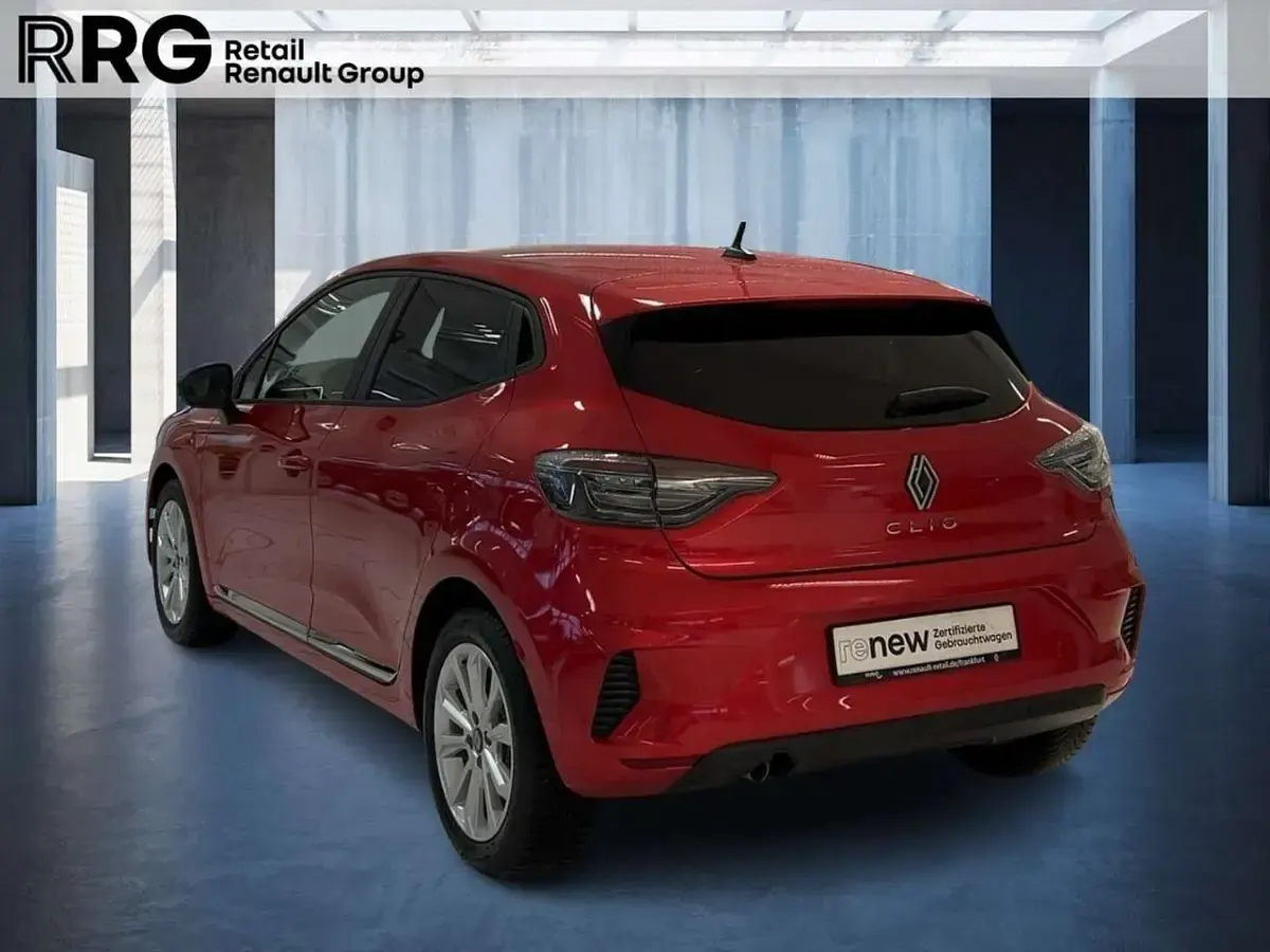 Używany Renault Clio V Evolution 91 KM (66 kW) 2023 Czerwony Sedan/Limuzyna