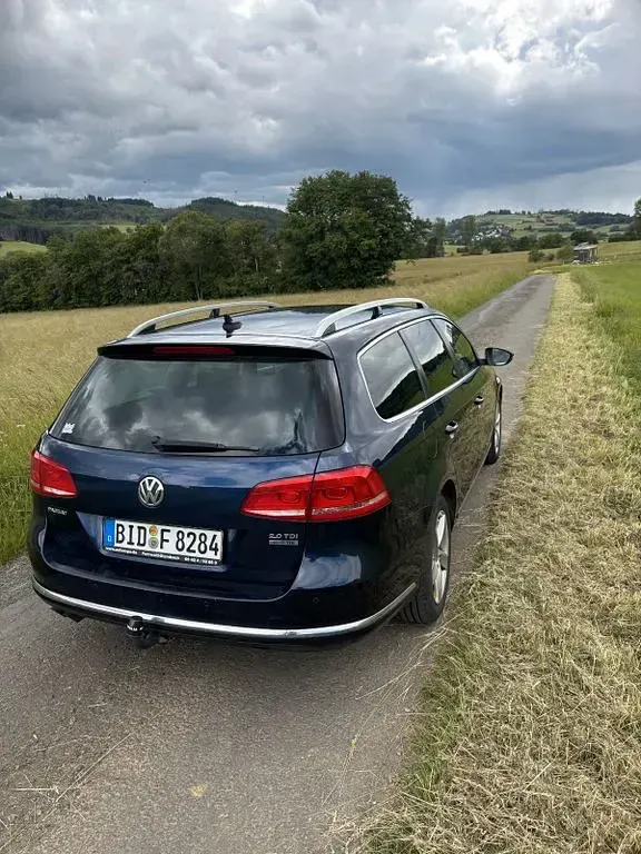 Gebraucht VW Passat 140 PS (102 kW) 2013 Blau Kombi