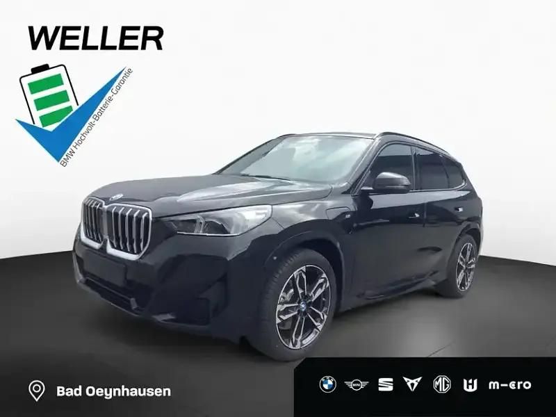 Black sapphire (schwarz) Neu 2025 BMW X1 Comfort Edition SUV | 55.990 € (Fairer Preis) - Bild 1/4