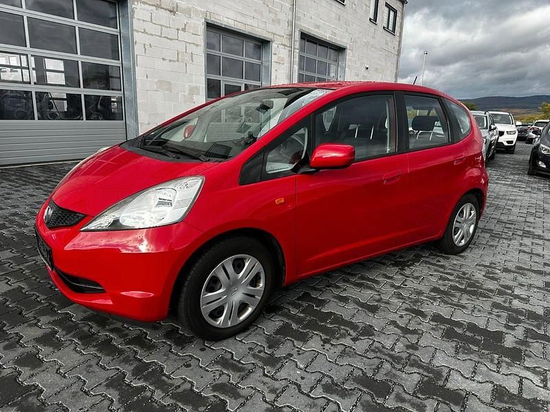 Gebraucht Honda Jazz Trend 90 PS (66 kW) 2011 Rot Kleinwagen