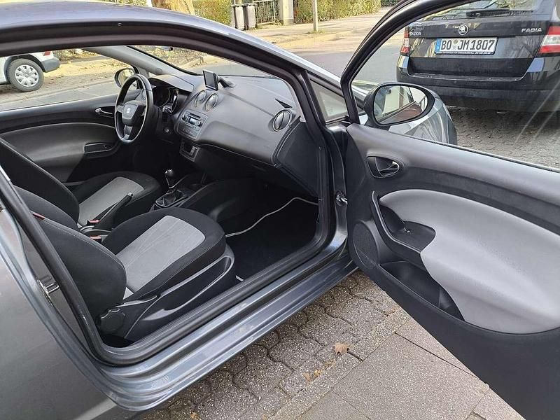Gebraucht Seat Ibiza Style 69 PS (50 kW) 2013 Grau Kleinwagen
