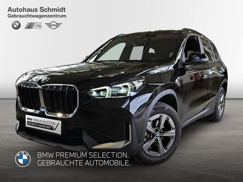 Saphirschwarz Gebraucht 2024 BMW X1 Sport Line SUV | 37.260 € (Superpreis) - Bild 1/4