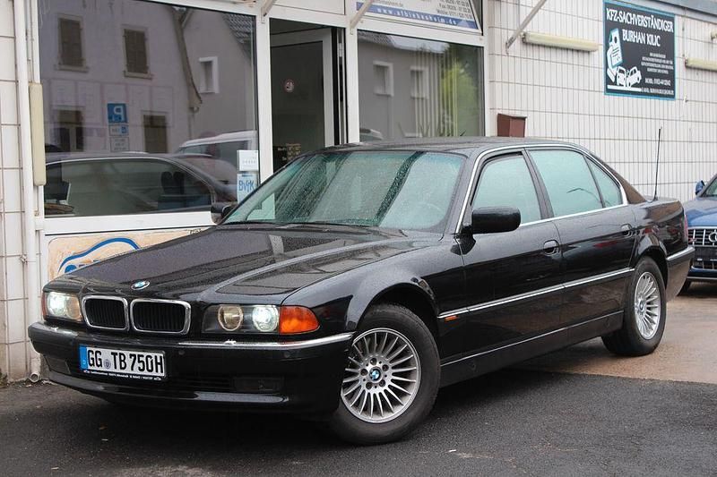 Gebraucht BMW 750L 326 PS (239 kW) 1995 Schwarz Limousine