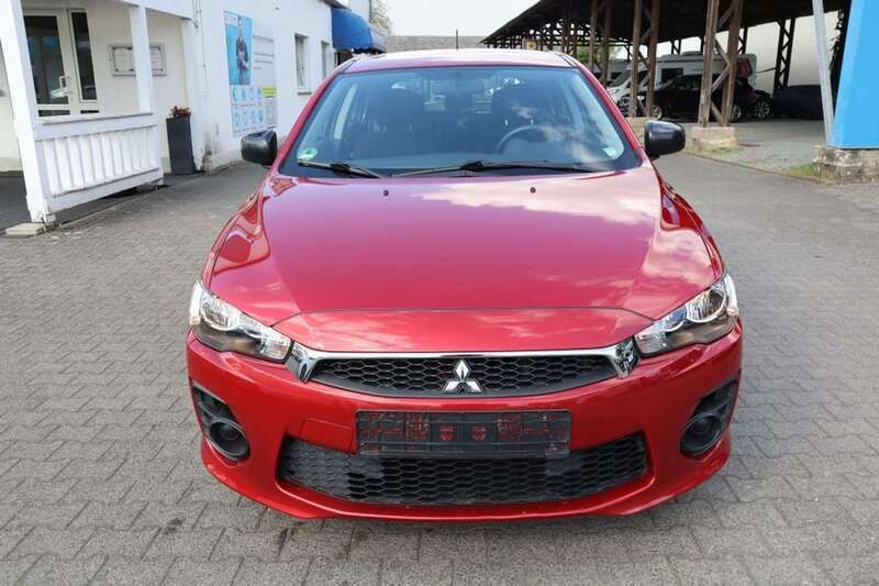 Gebraucht Mitsubishi Lancer Sportback 117 PS (86 kW) 2017 Karminrot (metallic) Limousine