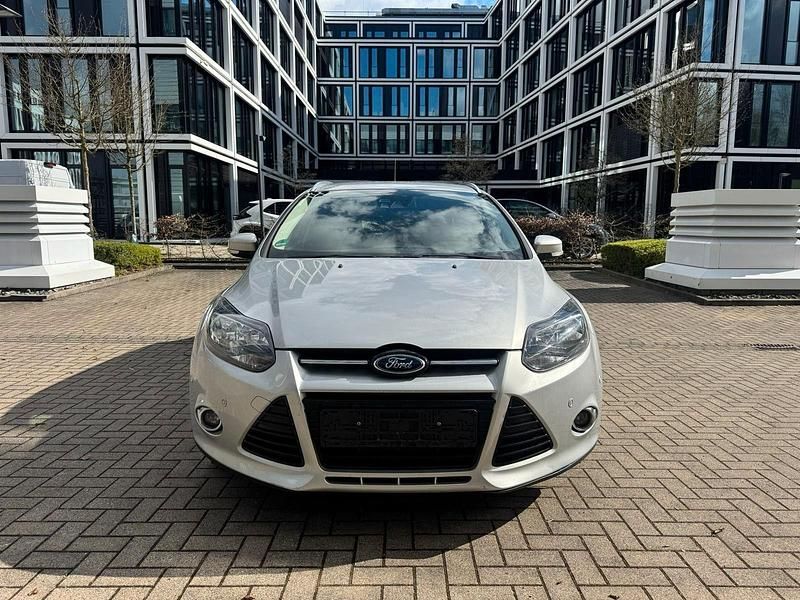 Gebraucht Ford Focus Titanium 140 PS (102 kW) 2014 Silber Kombi