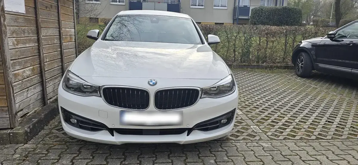 Gebraucht BMW 330 258 PS (189 kW) 2017 Weiß Limousine
