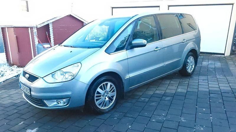 Silber Gebraucht 2007 Ford Galaxy Ghia Van / Kleinbus | 4.900 € (Fairer Preis) - Bild 1/4