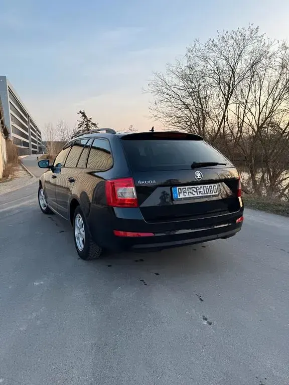 Gebraucht Skoda Octavia Ambition 110 PS (80 kW) 2017 Schwarz Kombi