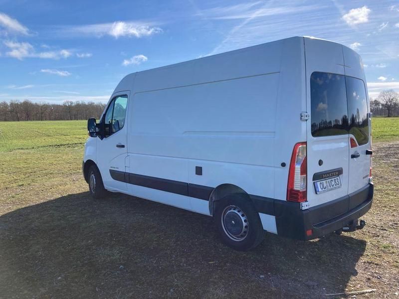 Second-hand Renault Master 170 CP (125 kW) 2017 Alb Van