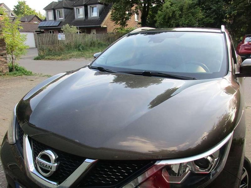 Braun Gebraucht 2016 Nissan Qashqai N-Connecta SUV | 12.000 € (Guter Preis) - Bild 1/4